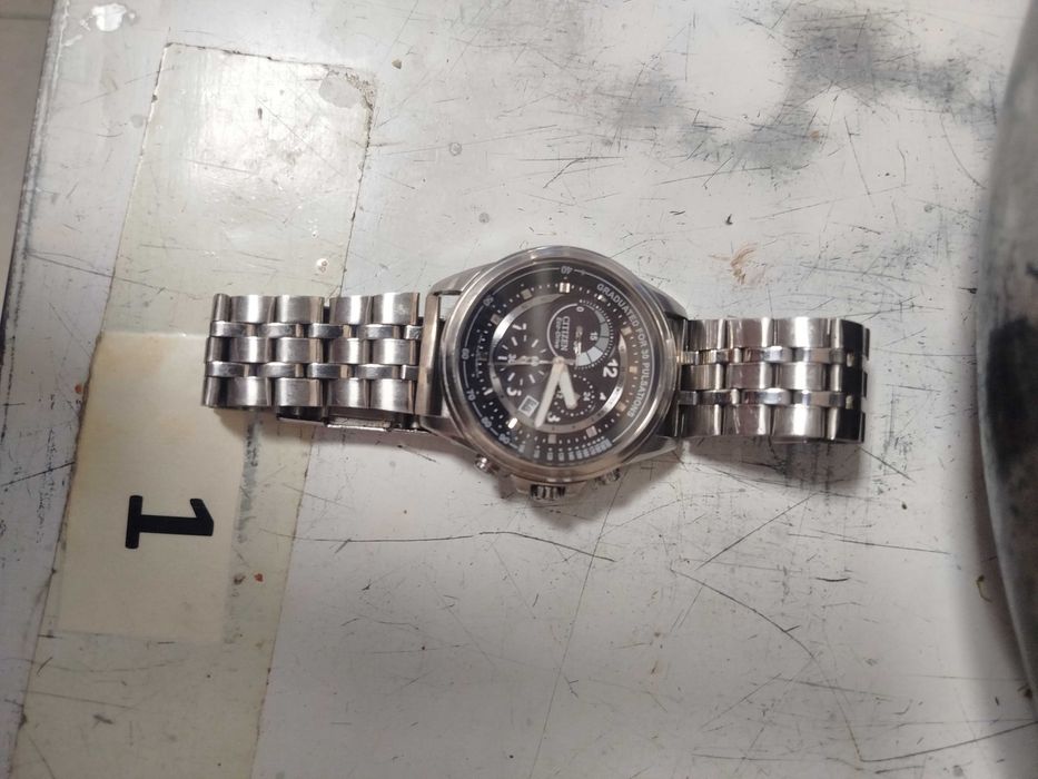 Продам часы швейцарские