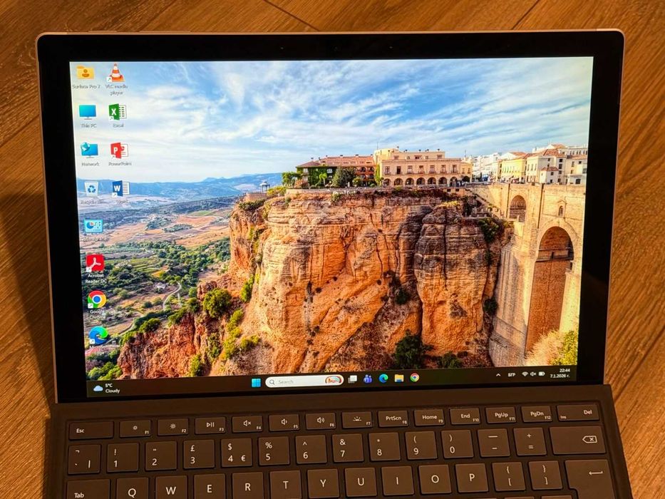 Microsoft Surface Pro 7 i3-1005G1/4RAM/120SSD/Intel UHD/QHD Touch