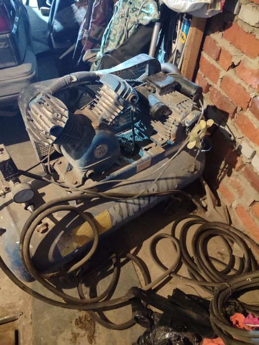 Компрессор двух цилиндровый