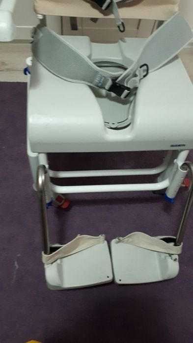 Scaun dus si toaleta dizabilitati/handicap/batrani