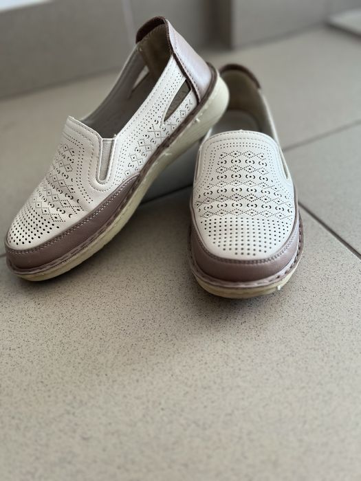 Mocasini, numarul 37