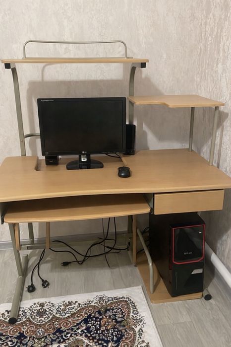Компютер с столом