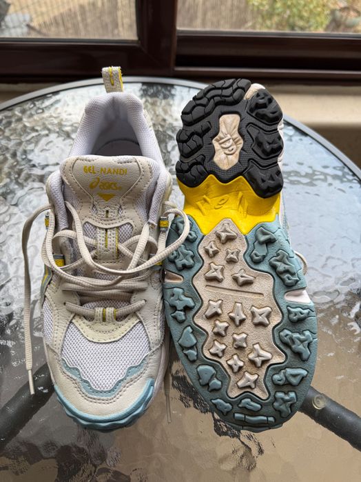 Маратонки Asics 42