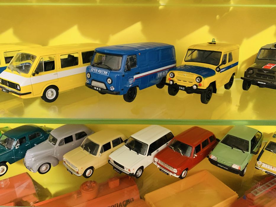 Продам колекцию автомобилей СССР