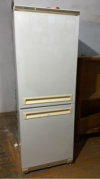 Холодильник 2-х камерный