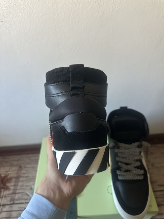 Off-White Vulcanized Hi Top Black