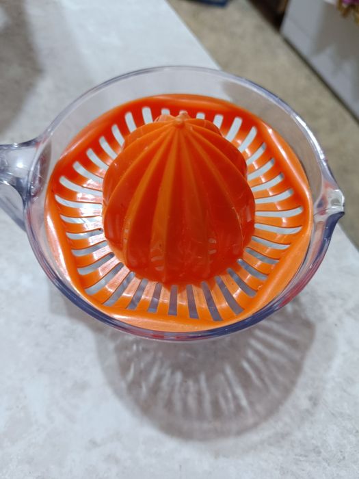 Ручная соковыжималка для цитрусов