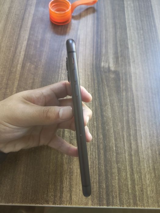 Iphone 11 / 128 GB / ios 18