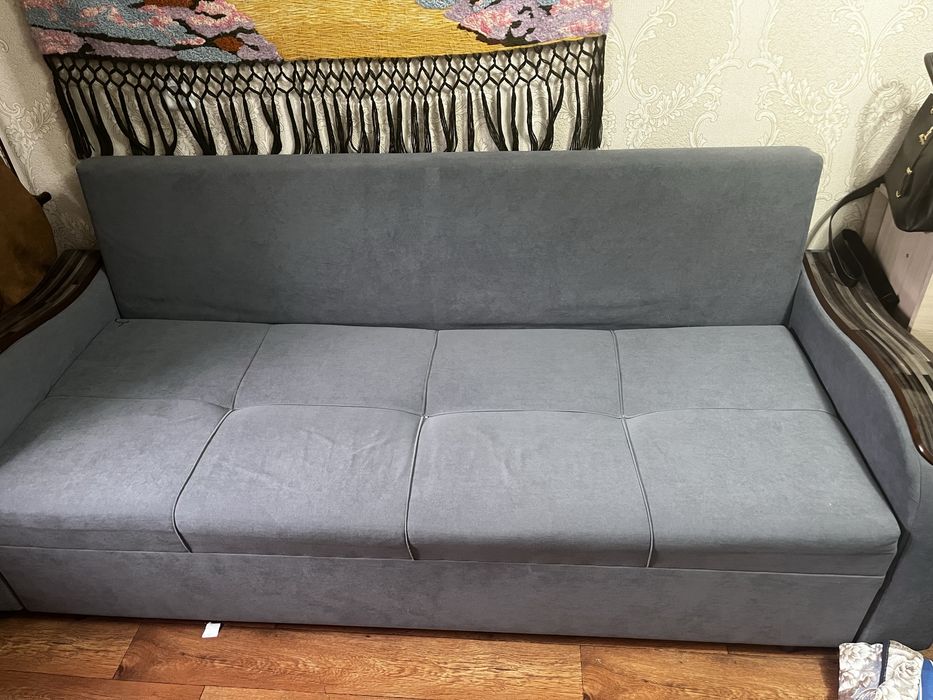 Продам диван в отличном состояний
