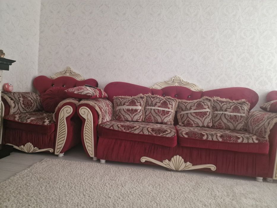 Продается диван с креслами