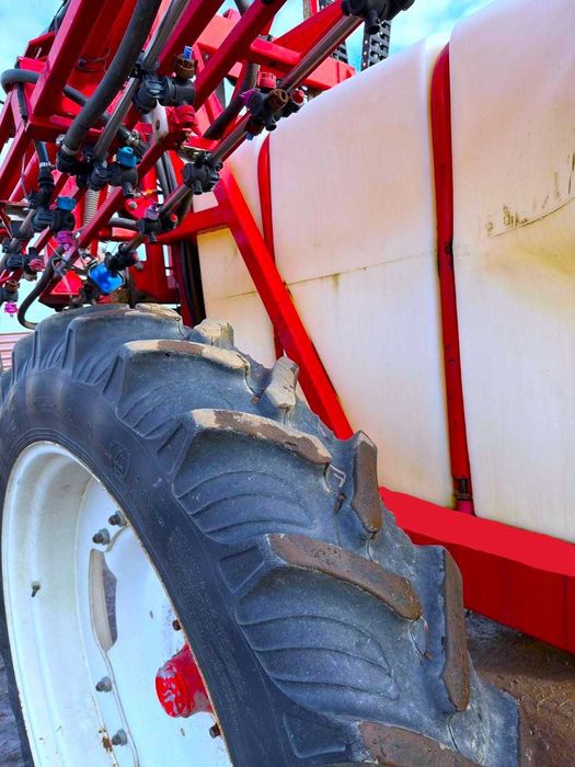 Met erbicidat Hardi Scan 4000 litri cu 28 m an 2018 Amazone Kuhn Rau