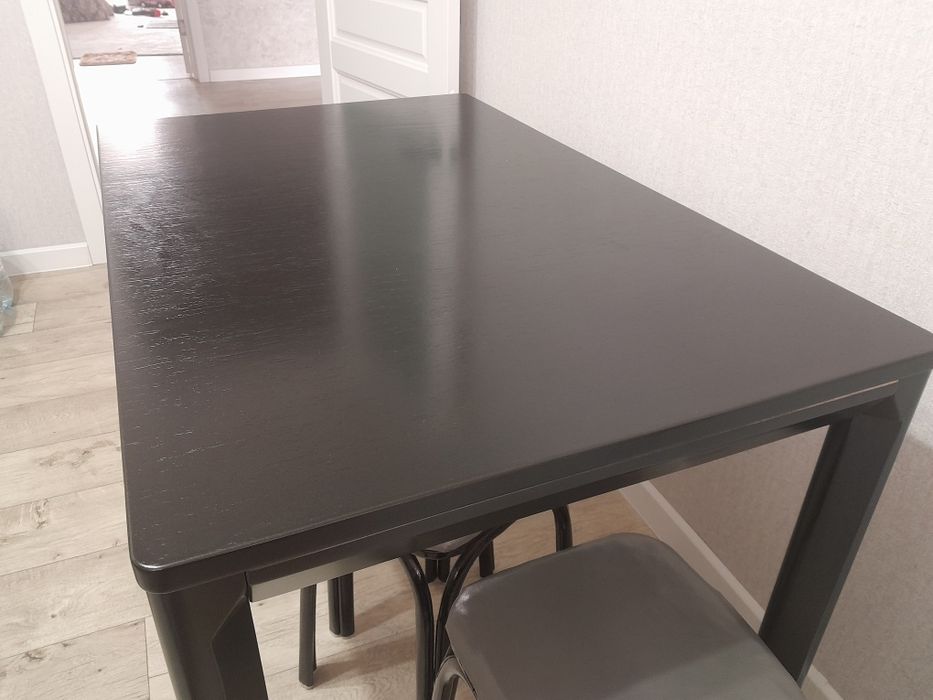 Продам кухонный стол