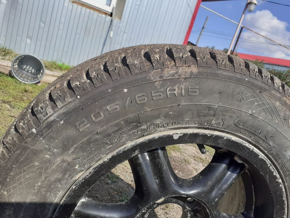 Продам резину на бмв