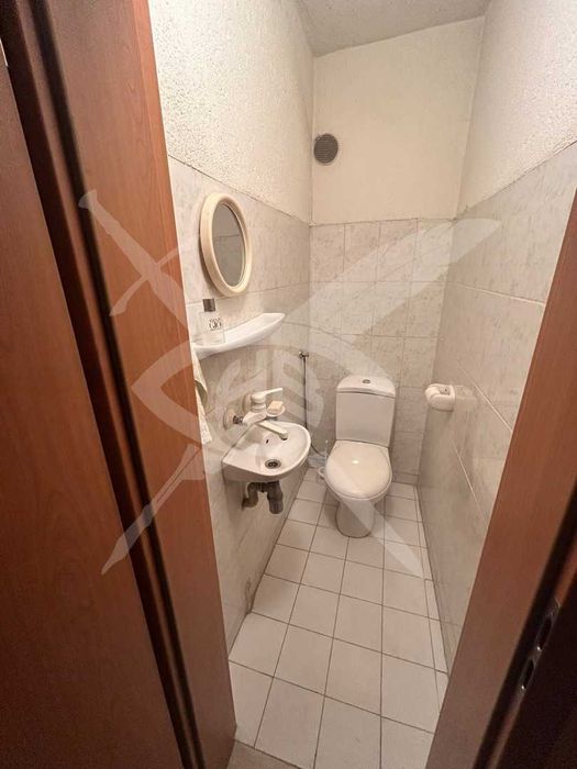 Дава се под наем Тристаен апартамент в София, Медицинска академия - 140 кв.м за 1097.01 € - Снимка #9