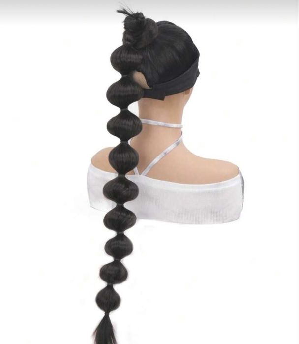 Coada de par lunga  bruneta eleganta