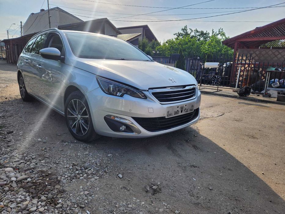 Dezmembrez Peugeot 308 1.6 HDi an 2016
