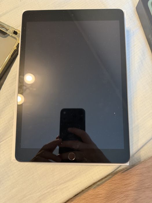 Ipad 9th Generation 64 GB Wi-Fi