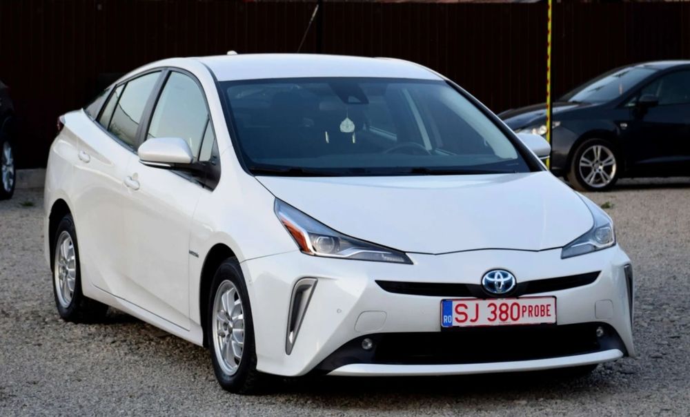 Toyota Prius 1..8  HYBRID e-CVT 4x4 awd-e  2021