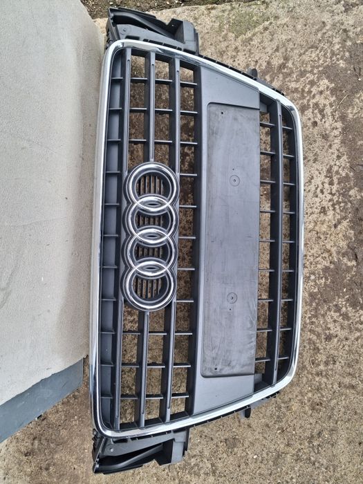 Vând Grilă centrala bara față Audi a5