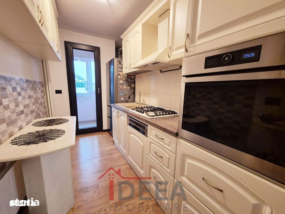 Apartament cu 3 camere, decomandat, ultracentral