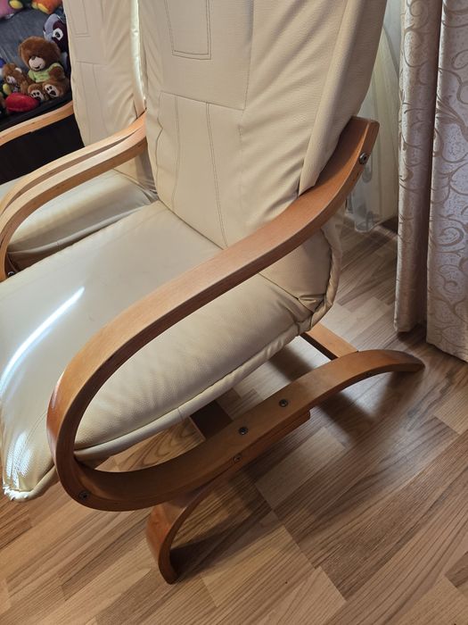 Set fotolii / scaune lemn si piele ecologica, balansoar