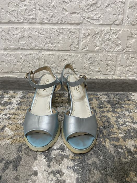 Продаются туфли женские