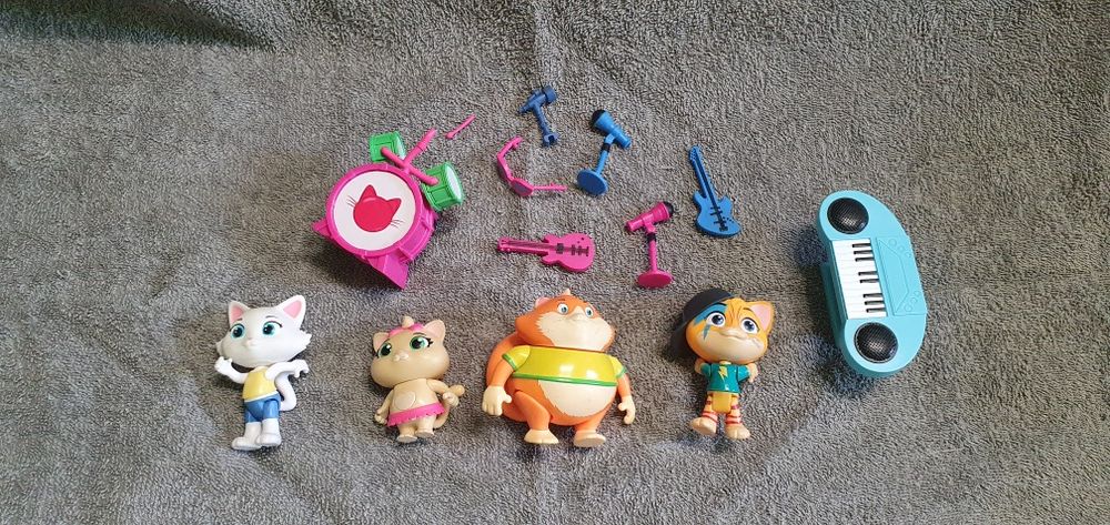 Фигурки 44 котки