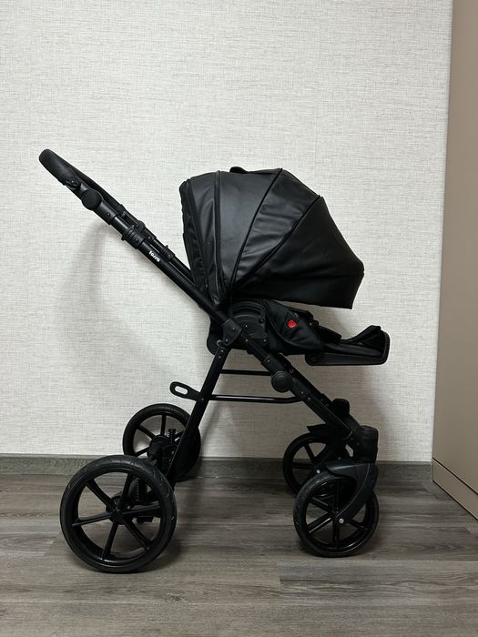 Коляска 2 в 1 Pituso Tossa