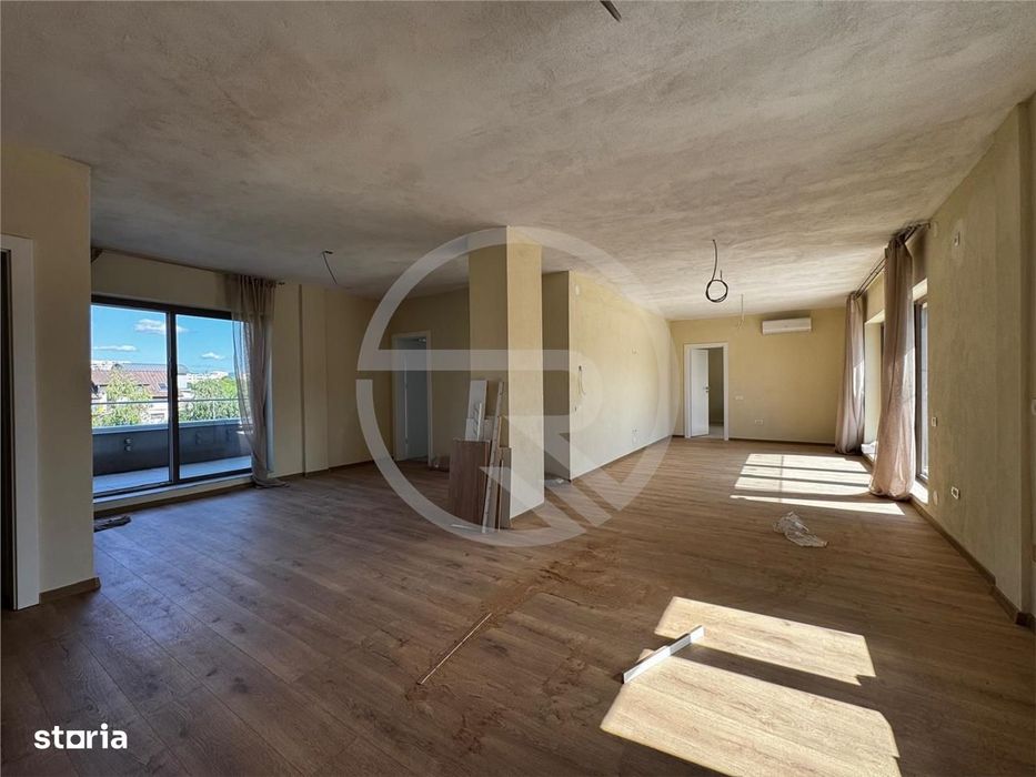 Apartament Tip Penthause 3 camere,103 mp + 2 terase ,situat pe strada
