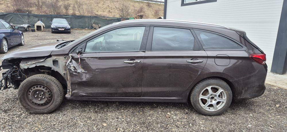 portbagaj hyundai i30 gde 1.0t-gdi aripa usa stanga dreapta stop volan maner bara navigatie