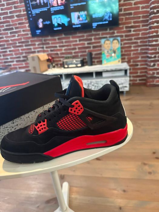 Air Jordan 4 Retro “Red Thunder”