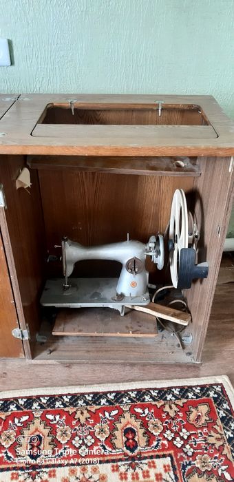 Продам Советскую Швейную Машинку