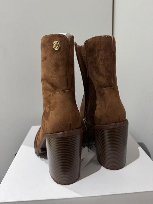 Велурени дамски боти