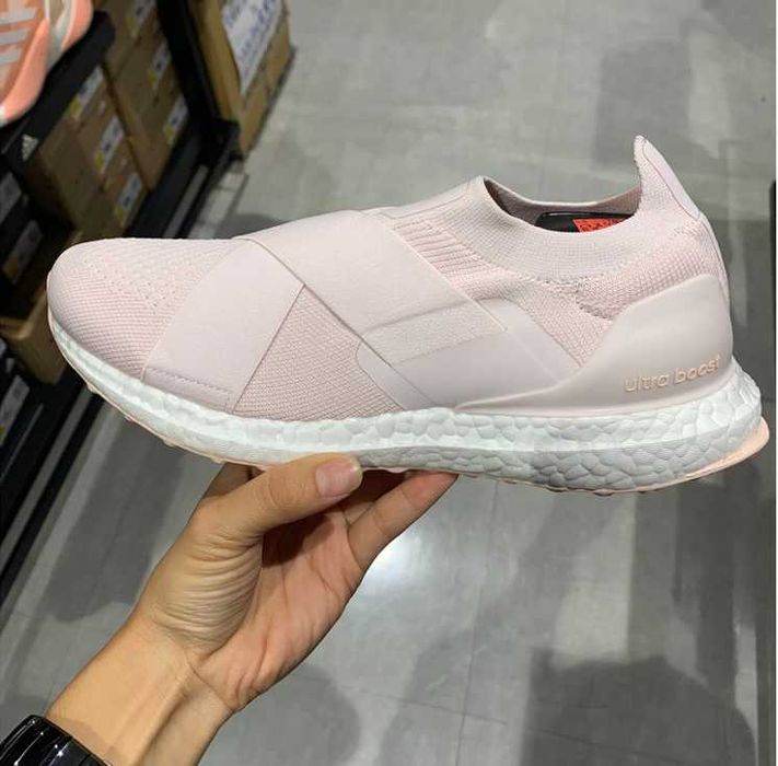 Оригинални дамски обувки ADIAS ULTRABOOST Stella McCartney  два цвята