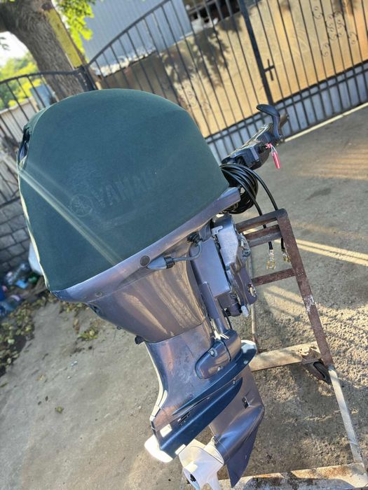 Vand schimb cu ceva mai ieftin Motor de barca yamaha 50hp 4T 2023