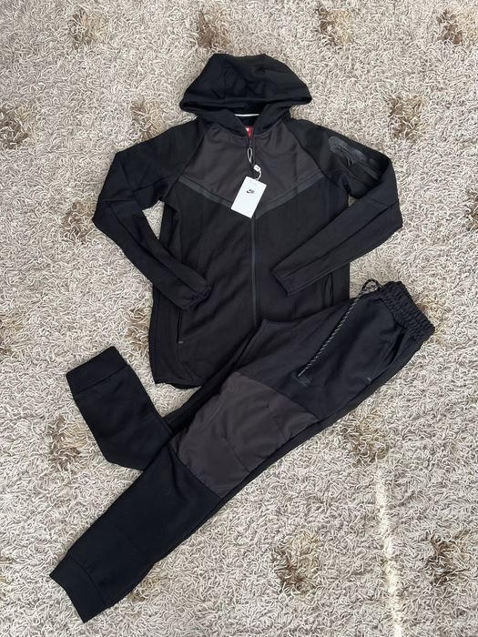 Мъжки спортни екипи Nike