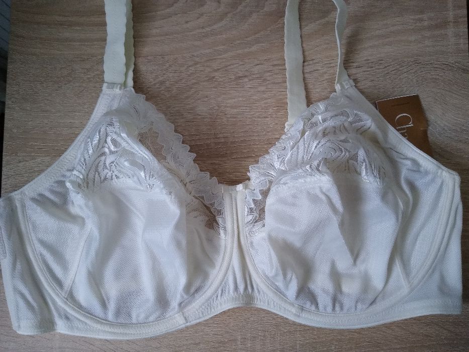 Нови Triumph/Chantelle/ Charade/City Chic големи размери сутиени