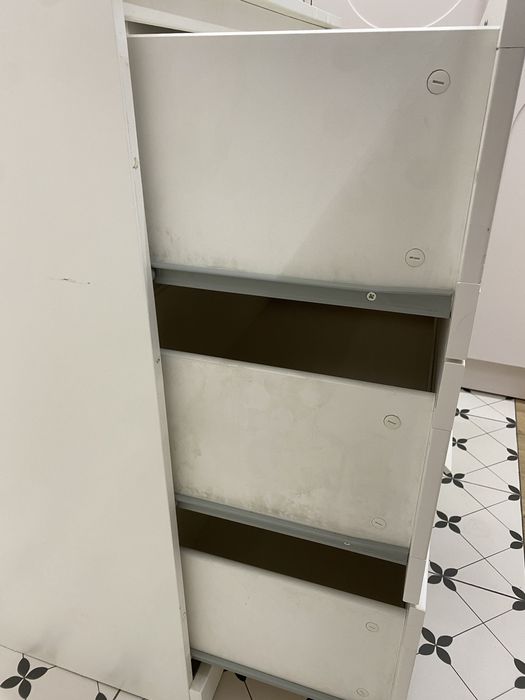 Комод IKEA.