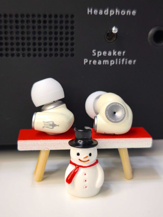 Vând căști in-ear IEM Meze Audio ALBA