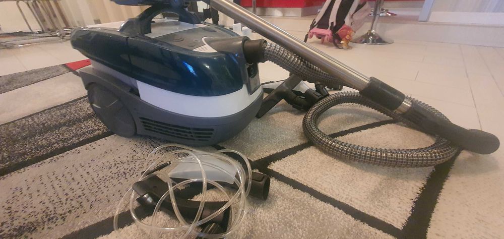 Aspirator BOSH AquaWash & Clean