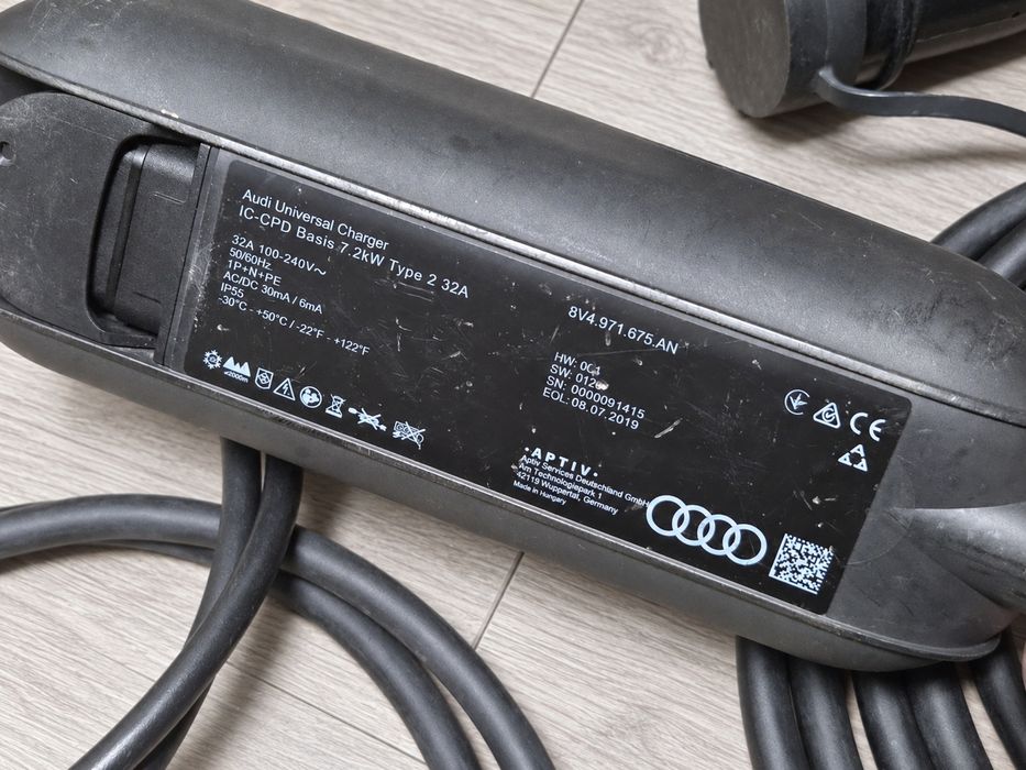 Мобилна зарядна станция AUDI e-tron  Universal Charger 7.2kW 32A