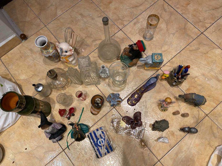 Комплект за подправки,сувенири,кърпички,престилки,конци за бродиране