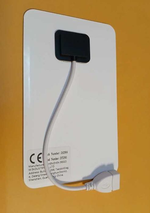 Încărcător solar pentru telefon