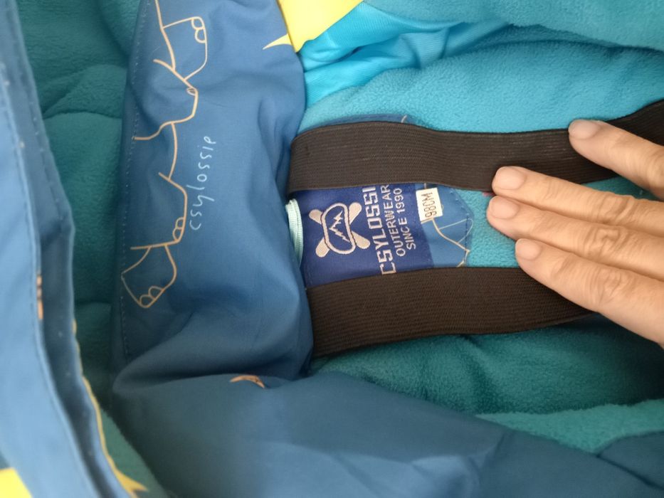 Продам комбинезон 3-5 лет