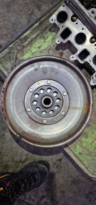 Volanta Audi A4 B8 A5 1.8TFSI CDH Automat cod 0AW105317AA