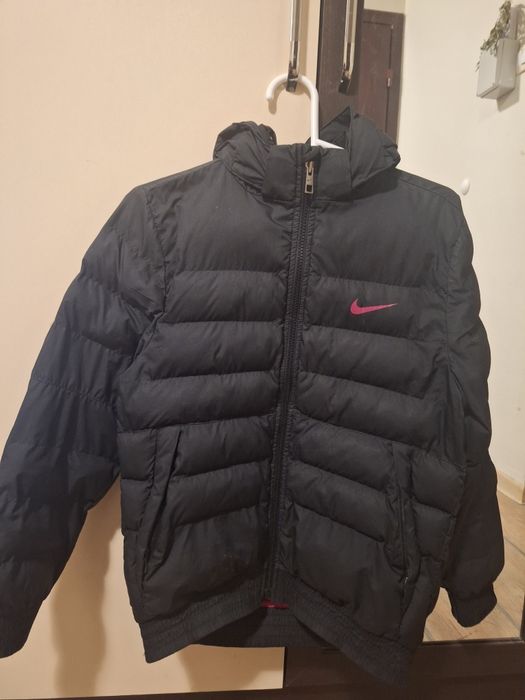 Оригинално яке Nike за момиче