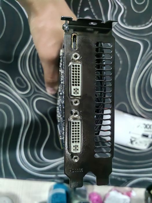 видеокарта GTX560 Ti 1Гб