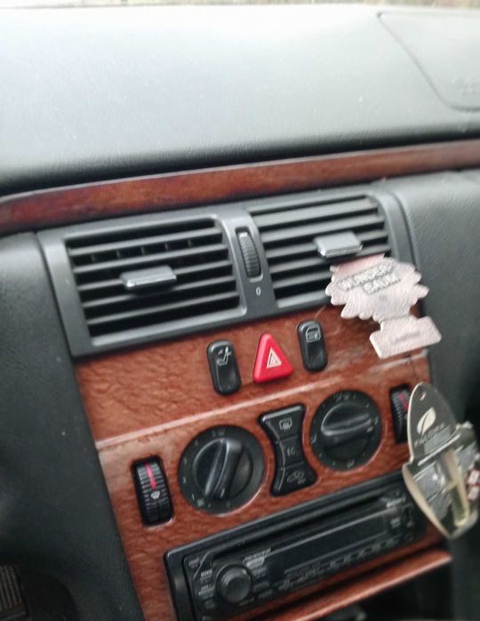 Vând Mercedes 220 CDI