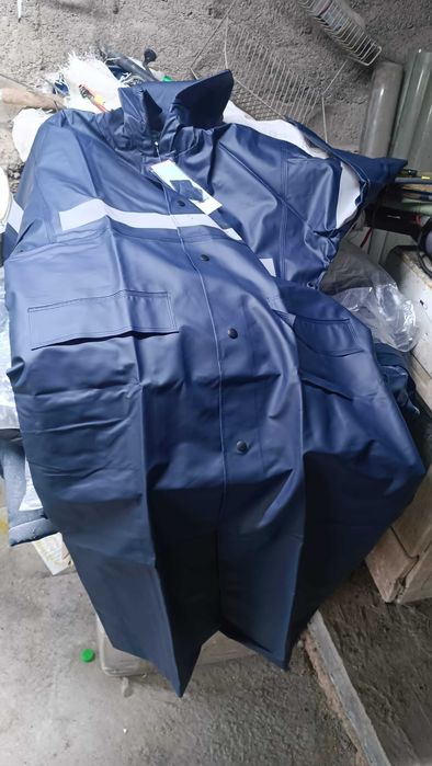 Спецодежда, спецобувь, дождевики