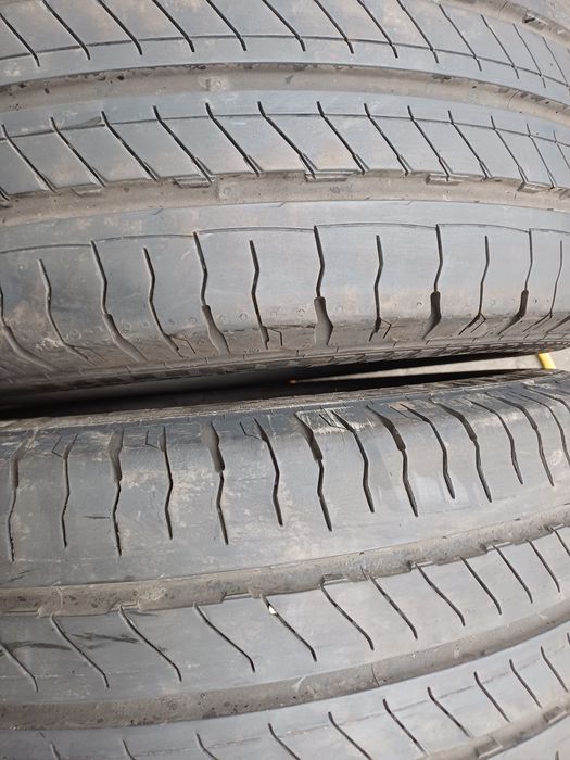 Гуми 235/65/16С  Континентал